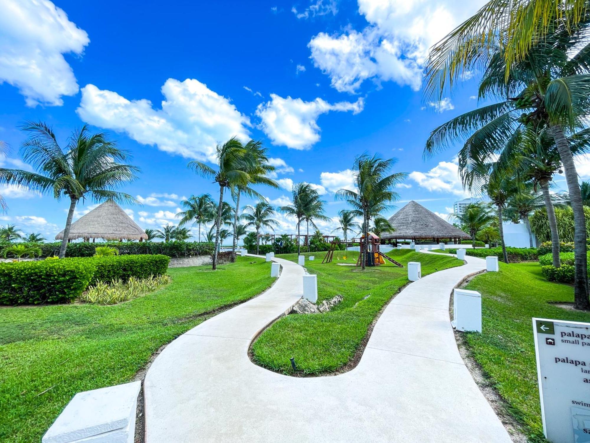 New Beachfront Luxury Apartments Cancún Exterior foto